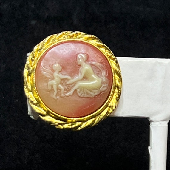 Gold Tone Carved Shell Woman With Fairy Cameo But… - image 2