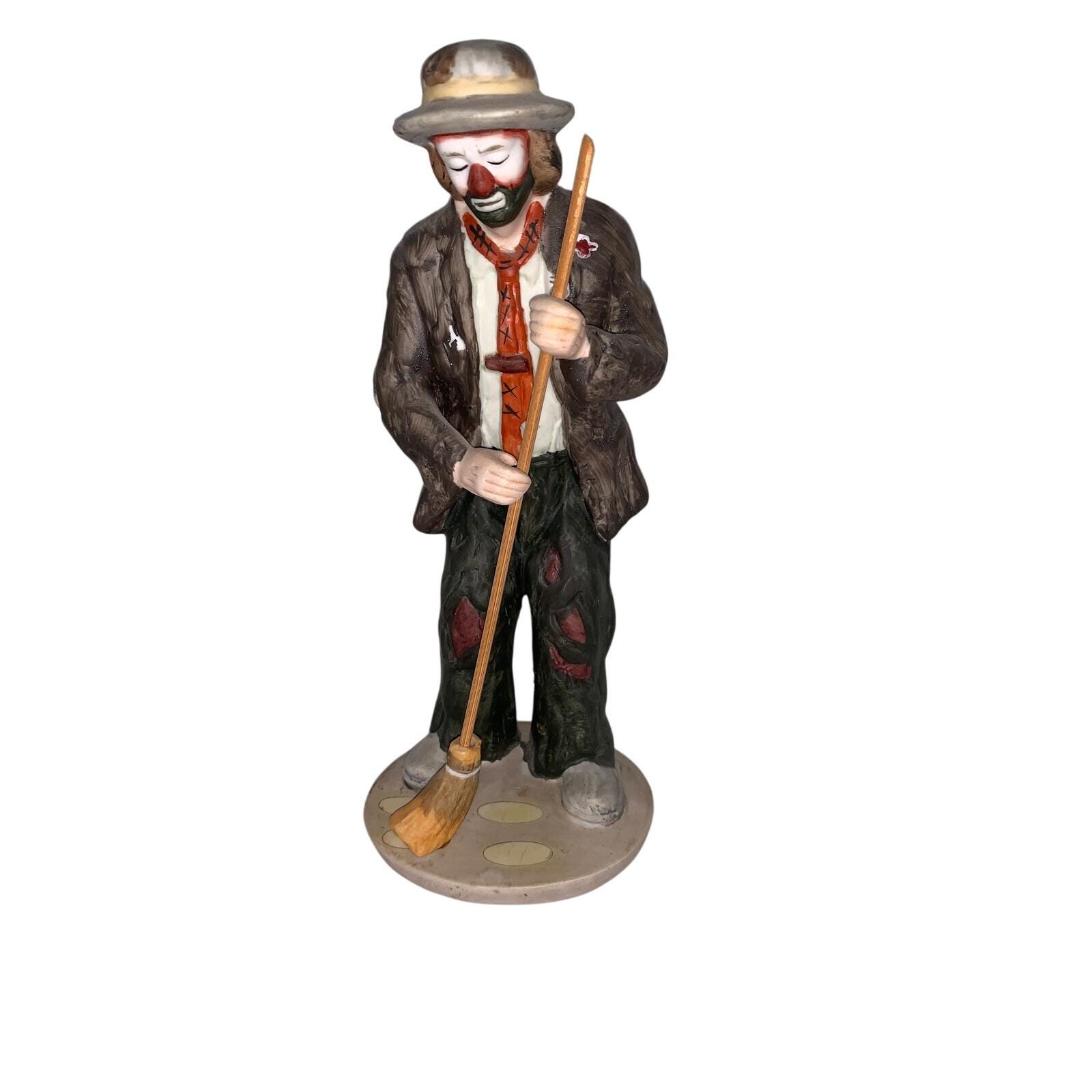 Vintage Flambro Emmett Kelly Jr. Collection Clown Sweeping With