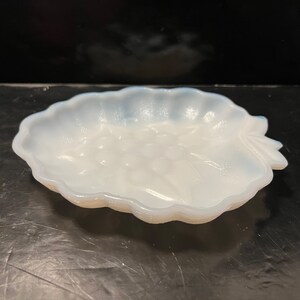 Vintage melk druif glas druif patroon snuisterij schotel schotel
