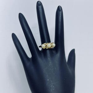 Vintage Gold Tone Ring With Faux Pearls & Rhinestones (R388)