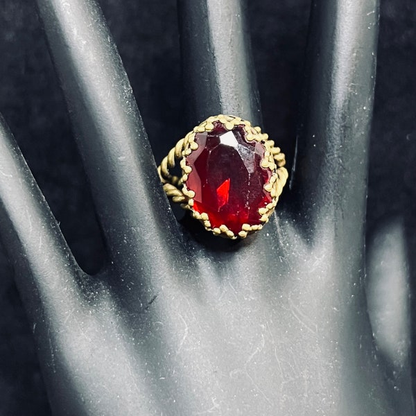 Twisted Gold Tone And Red Glass Stone Adjustable Ring (R348)
