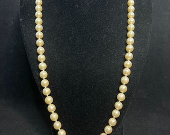 Vintage Single Strand Faux Pearl Necklace 23" (322)