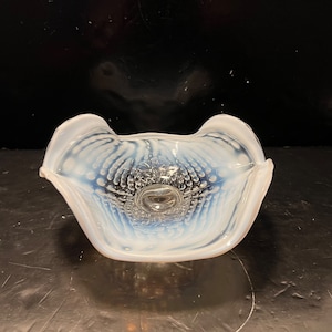 Vintage Northwoods Nautilus Clear Opalescent Footed Glass Bowl w/Ruffled Edge