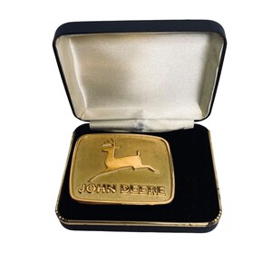 John Deere & Co Moline, Il. Gold Tone Leaping Deer 1980 Belt Buckle #0233 (5418)