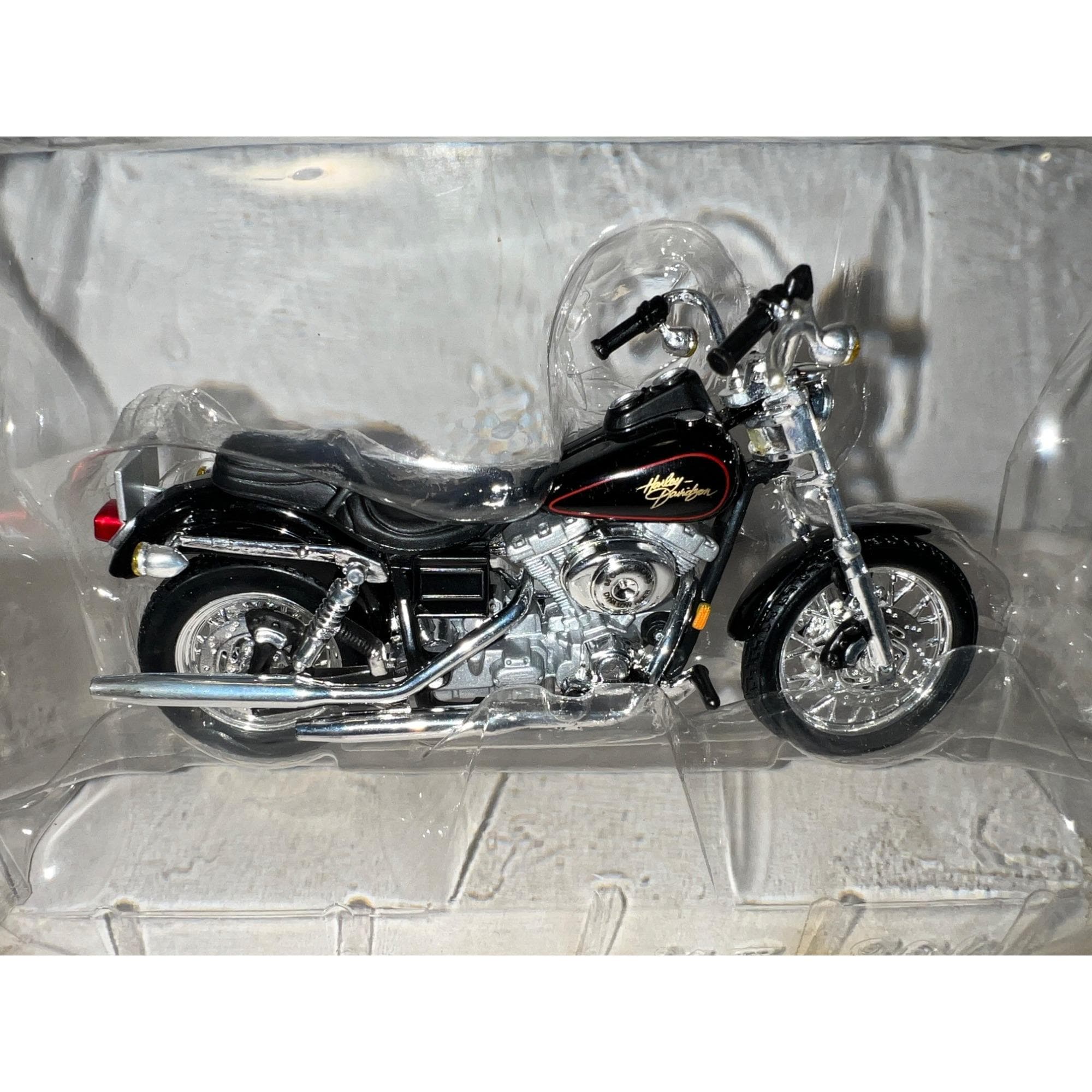 Maisto Die Cast Harley Davidson 1:18 Scale 2000 FXDL Dyna Low