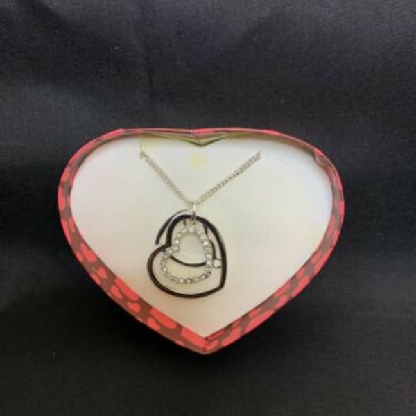 New Avon Loving Moment Triple Heart Necklace W/Heart Gift Box 16 1/2" (1656 A&B)