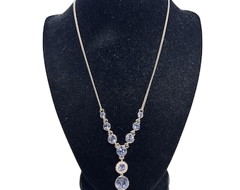 Collana Givenchy color argento con cristalli blu e trasparenti (6297)