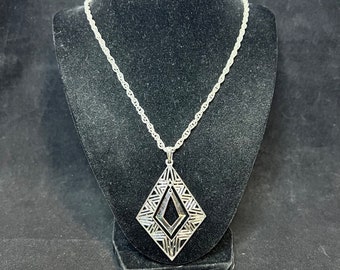 Vintage Silver Tone Rope Chain Necklace With Triangular Pendant 24" (169)