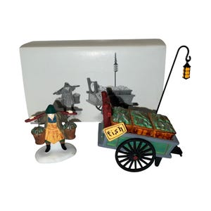 Dept 56 Heritage Village Chelsea Market Fish Monger & Cart Set of 2 #5814-9