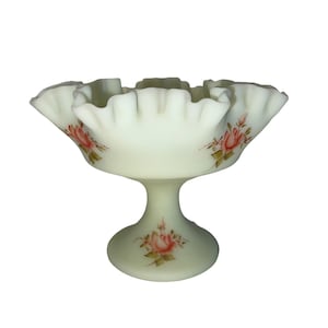 Compota de pedestal de cristal flan de Fenton vintage con rosas pintadas a mano firmadas