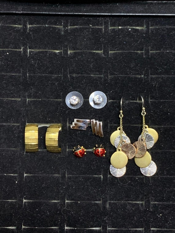 Lot of 5 Pair of Pierced Earrings (2117) - image 1