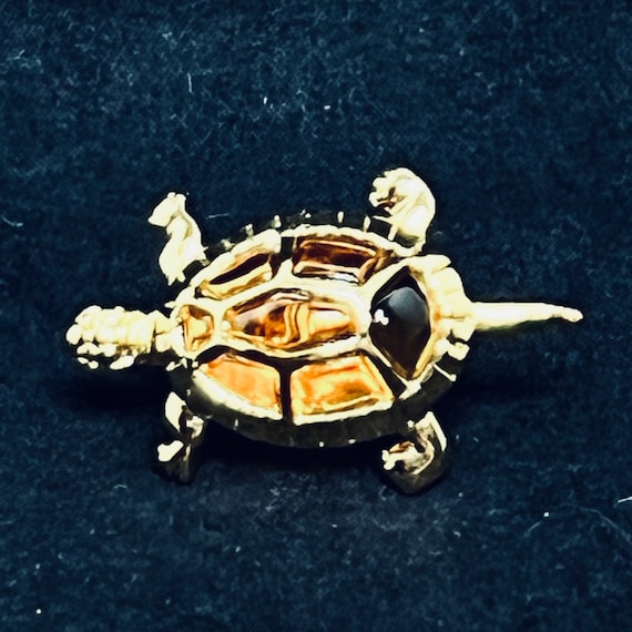Avon Gold Tone Sea Turtle Brooch