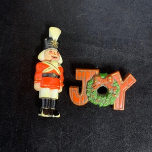 Vintage Hallmark Plastic Christmas Pins (2356)