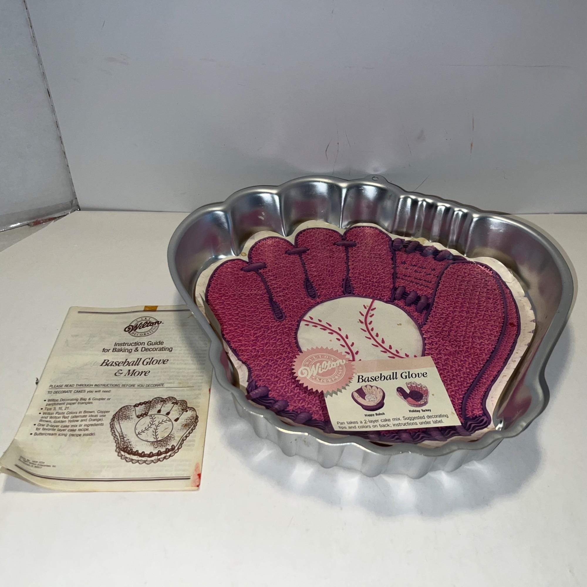 1987 Wilton Cake Pan