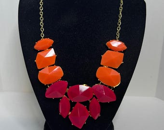 Gold Tone Pink and Peach Bib Necklace (6365)