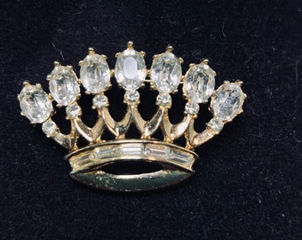 Trifari Gold Tone Coronation Crown Brooch W/Glass Rhinestones & Baguettes (5143)