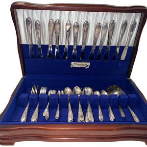 Vintage Wm Rogers Mfg Co Original Rogers 58 Piece Set W/ Community
