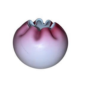 Rosace vintage en verre satiné rose artistique