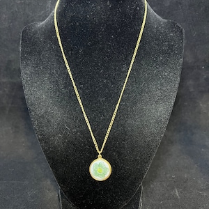 Gold Tone Curb Chain Necklace W/Ceramic & Rhinestone Green Flower Pendant (3312)