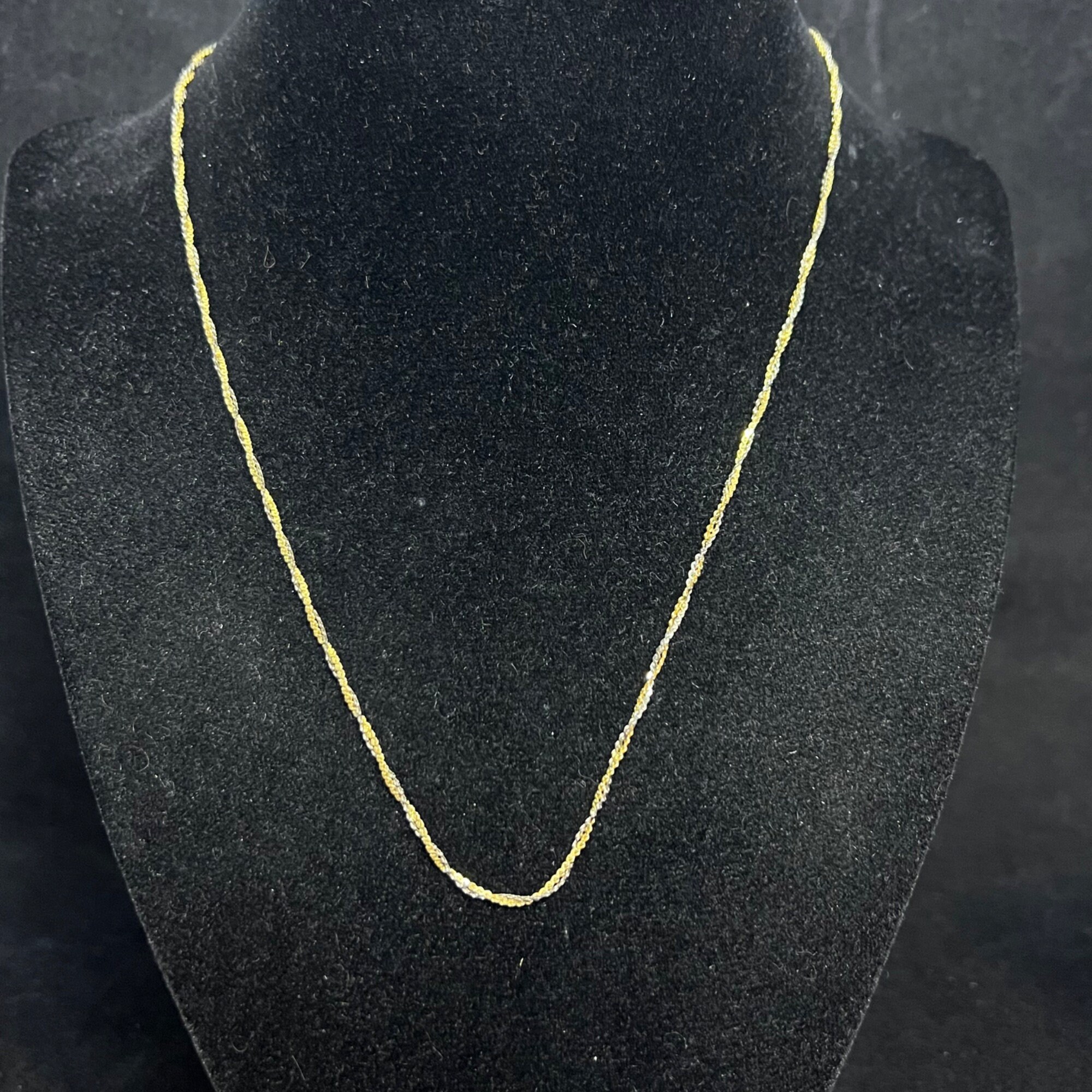 Vintage Gold Tone Twisted With Silver Tone S Link Necklace Vintage Gold Tone Twisted With Silver Tone S Link Necklace
