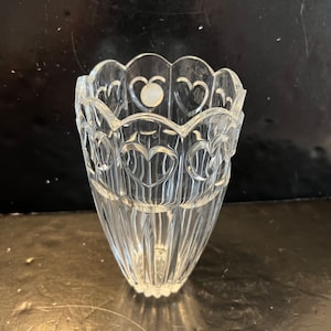 Vintage 24% Lead Crystal Hearts Vase w/ Scalloped Edge