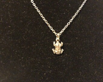 Vintage Silver Tone Frog Necklace (309)