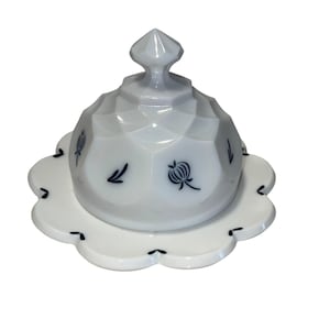 Vintage L.E. Smith Blue Onion Milk Glass Round Butter Dish