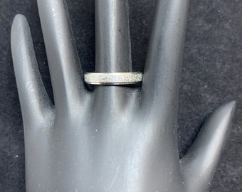 Vintage Silver Tone Wedding Band Ring (R191)