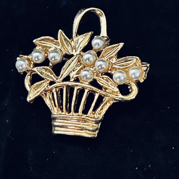Gold Tone And Faux Pearl Floral Basket Brooch - image 1