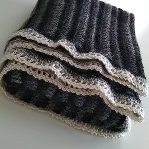 Plaid children's baby blanket in pure superfine alpaca wool natural colors gray black handmade crochet 115x85 cm birth gift