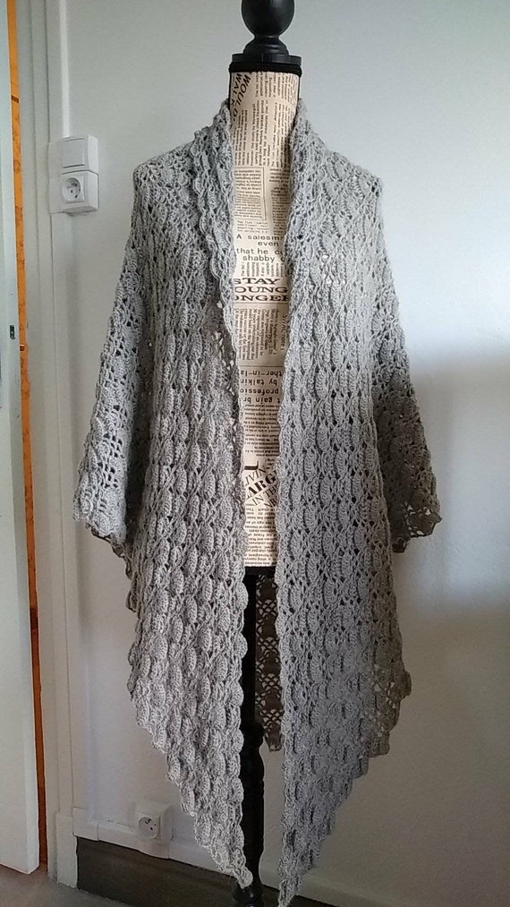 Châle XL gris pure laine alpaga pour la femme fait-main au crochet automne hiver mariage cocooning