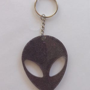 Außerirdischer Schlüsselanhänger – Niedlicher Schlüsselanhänger im Weltraum-Design – Sci-Fi Geschenk für UFO-Liebhaber