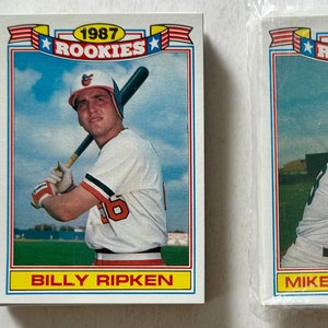Ensemble commémoratif Rookies 1987 Cartes de baseball Topps 1988 - 2 paquets (1 scellé)