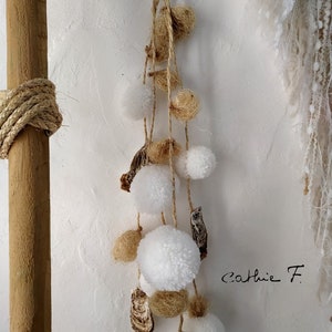 White oyster pompom garland