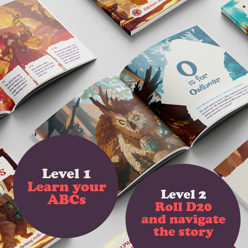 Puede incluir: Un libro abierto con ilustraciones coloridas de una criatura con grandes ojos marrones y plumas. El libro se titula "O es para Owlbear" y tiene texto sobre la criatura. El libro es parte de un conjunto de libros para aprender el alfabeto y jugar un juego.