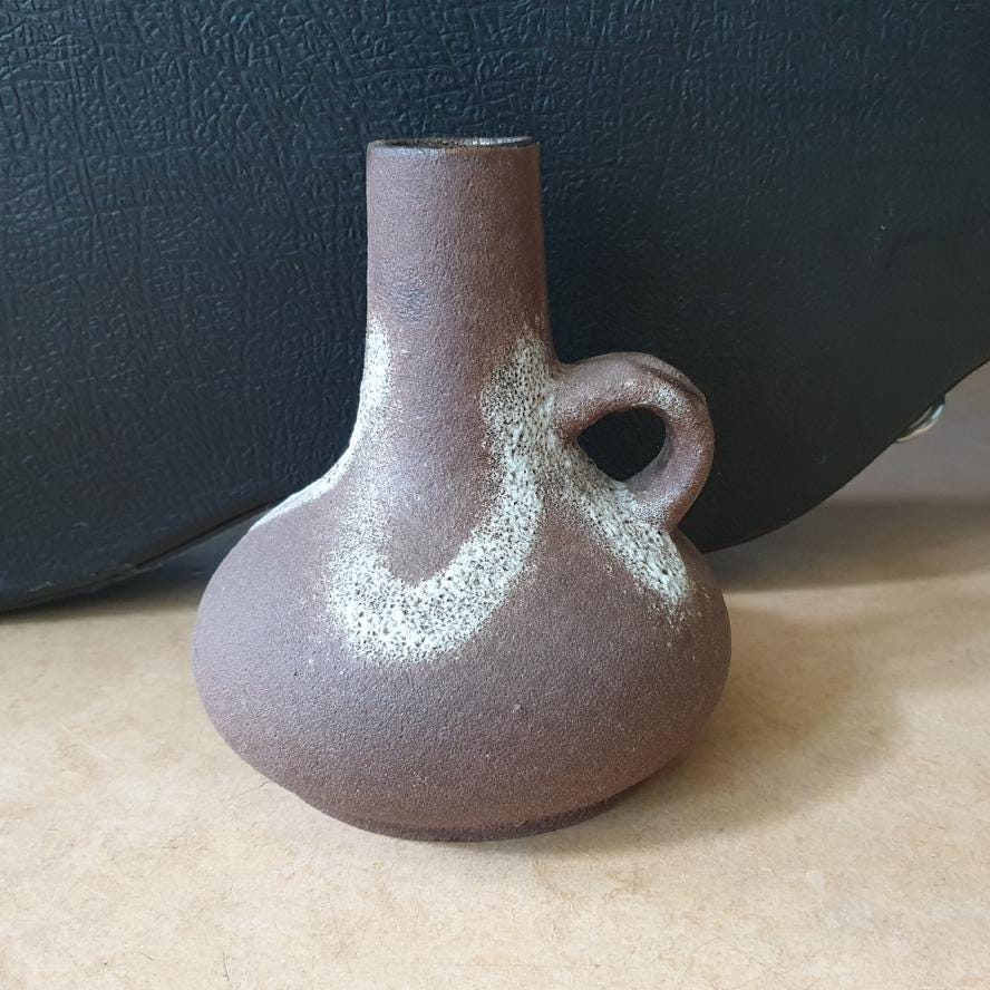 Rera 035, West-Germany art pottery brutalist design handled vase, earthy volcanic fat lava, 1960/70s, WGP, crusty decoration like Jopeko
