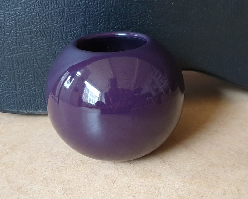 Asa Selection Keramik, deep violet / purple West-Germany pottery from the eighties, minimalist 1980s, wonderful bulbous ceramic vase image 2