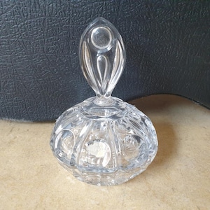 Ernst Buder Glas, West-Germany pressed lead crystal glass lidded trinket box, 1950/60&#39;s sparkling mid-century design, abstracted decoration