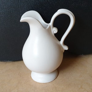 Modica Keramiek 324, Gouda, Netherlands: purist modernist Dutch design pottery jug / pitcher vase, mid-century minimalist ceramics