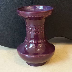 Modica Keramiek 616, Gouda, Netherlands: splendid modernist Dutch pottery ceramic vase in deep glossy burgundy, mid-century