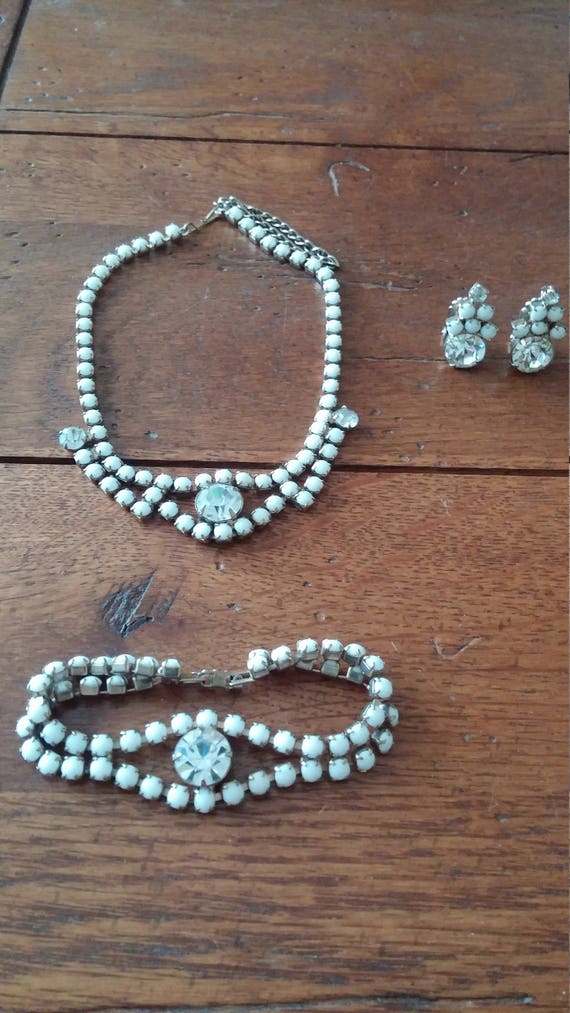 White and Crystal Jewelry Set