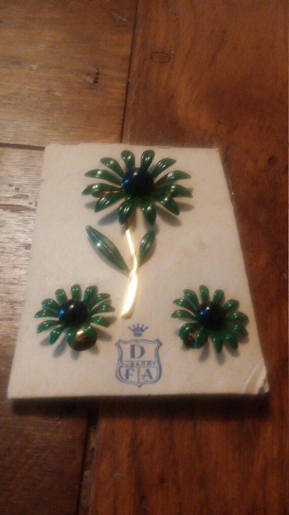 Vintage DuBarry Fifth Avenue Flower Brooch and Cl… - image 8