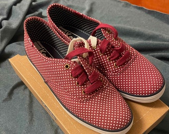 NIB Keds Baskets à micropoints Beet Red