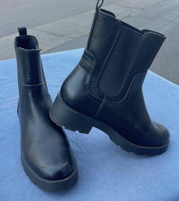 Old Navy Faux-Leather Chelsea Boots