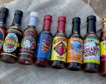 Set mit 9 Hot-Sauce-Flaschen – ungeöffnet