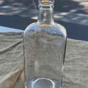 Vintage Gordon&#39;s Dry Gin bottle
