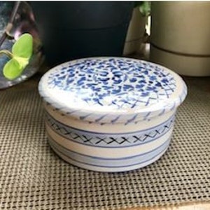 Deruta Italy Round Trinket Box w/Lid - Arabesco Blue