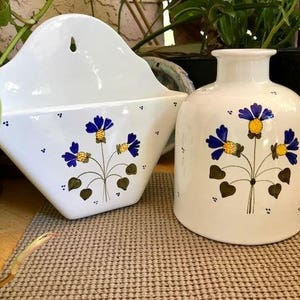 Williams-Sonoma Italy Ceramic Wall Letter Holder & Vase - Floral Design WSO10