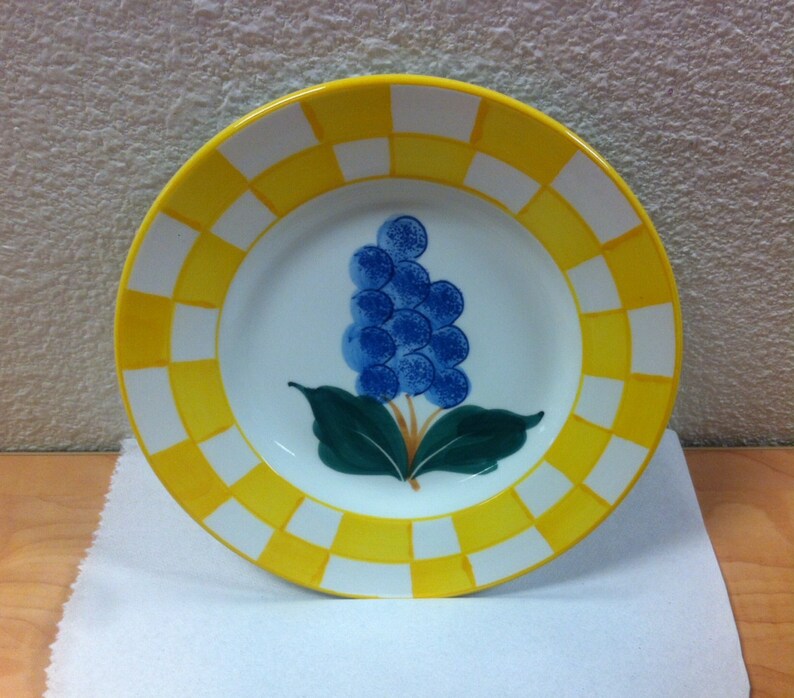 Macy's the Cellar Ceramic Plate Italy Yellow Checkered W/blue Flower