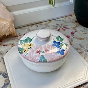 Bizzirri Ceramic Bowl w/Lid - White and Floral